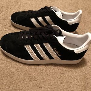 Adidas Gazelle Tennis shoe